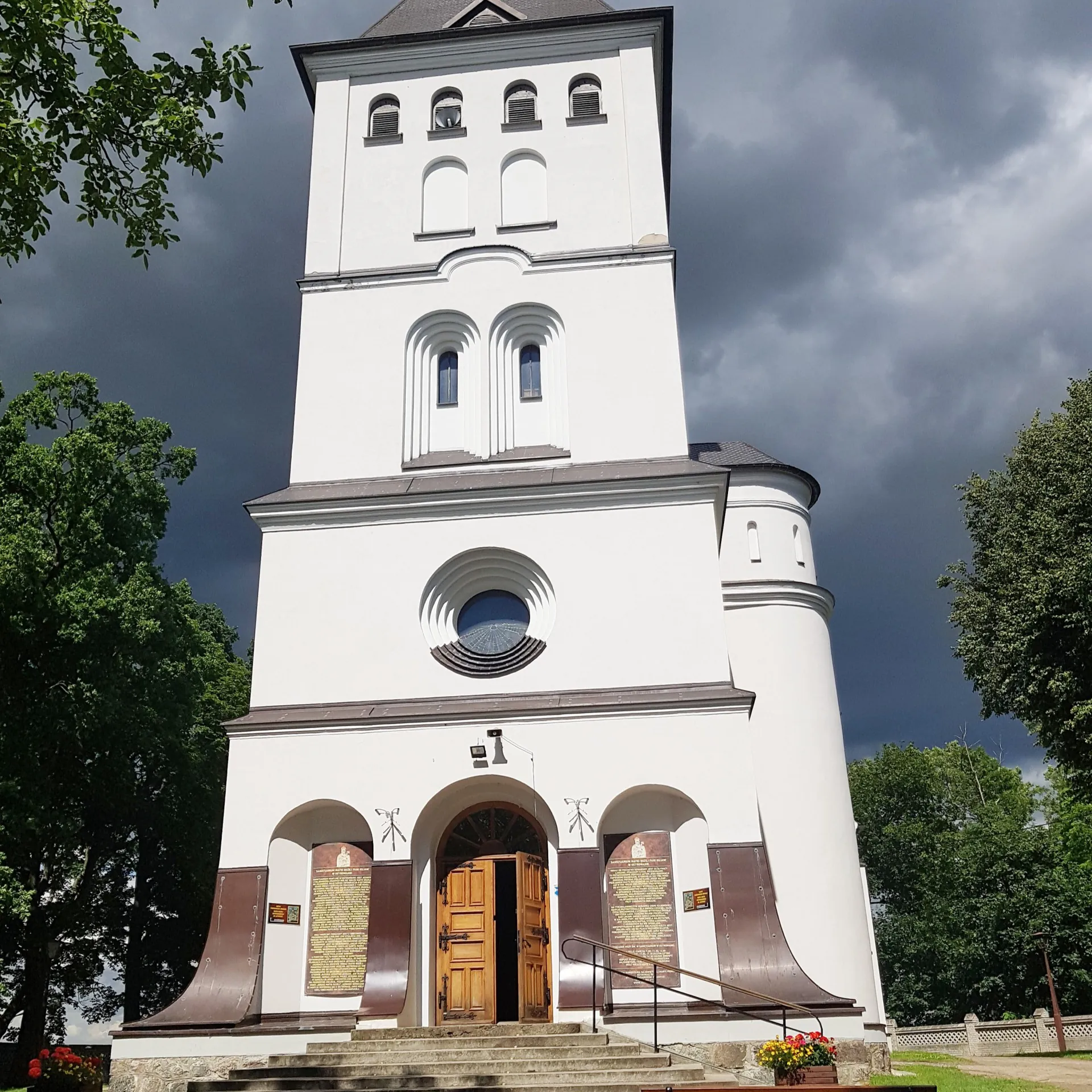 Parafia Narodzenia NMP - zdjęcie 2