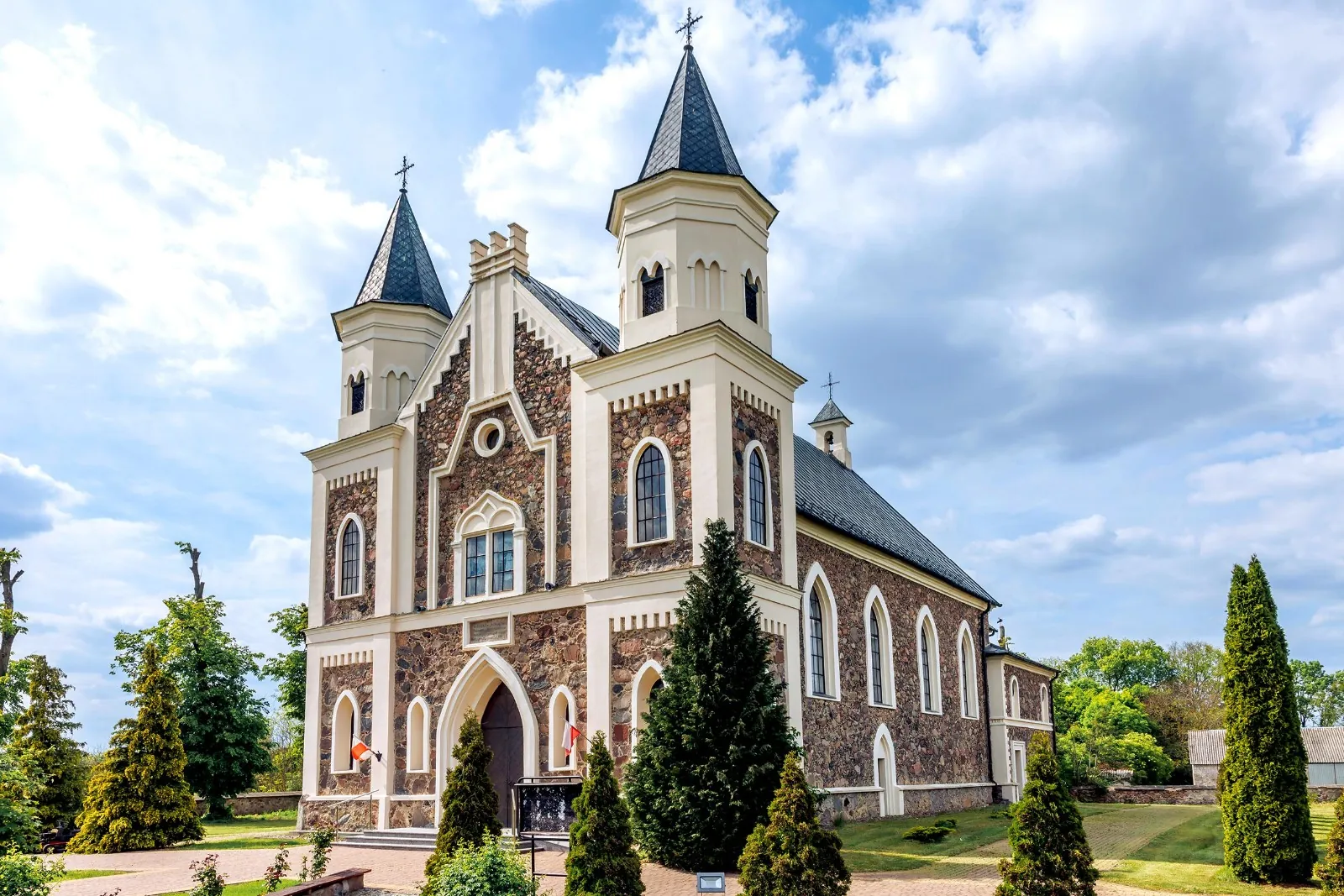 Parafia Nawiedzenia NMP - zdjęcie 2