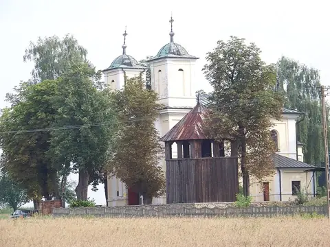 Kościół: Parafia Nawiedzenia NMP, Lisów