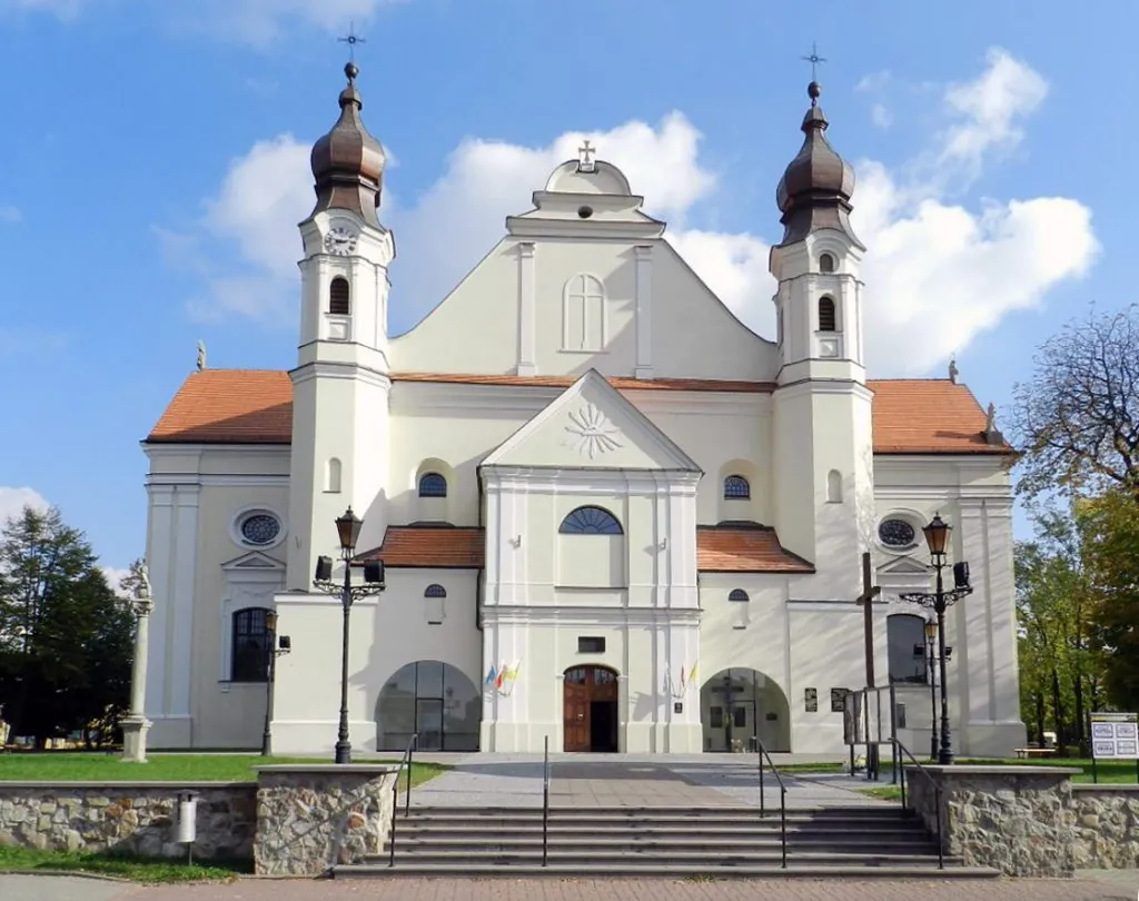 Parafia Niepokalanego Poczęcia NMP i św. Michała Archanioła - zdjęcie 2