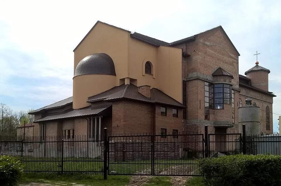 Kościół - Parafia Niepokalanego Serca NMP