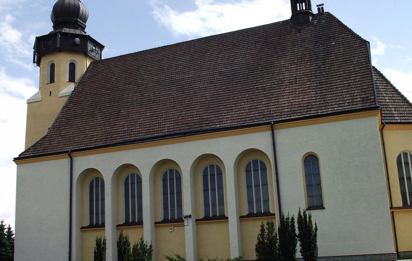 Kościół - Parafia Niepokalanego Serca NMP