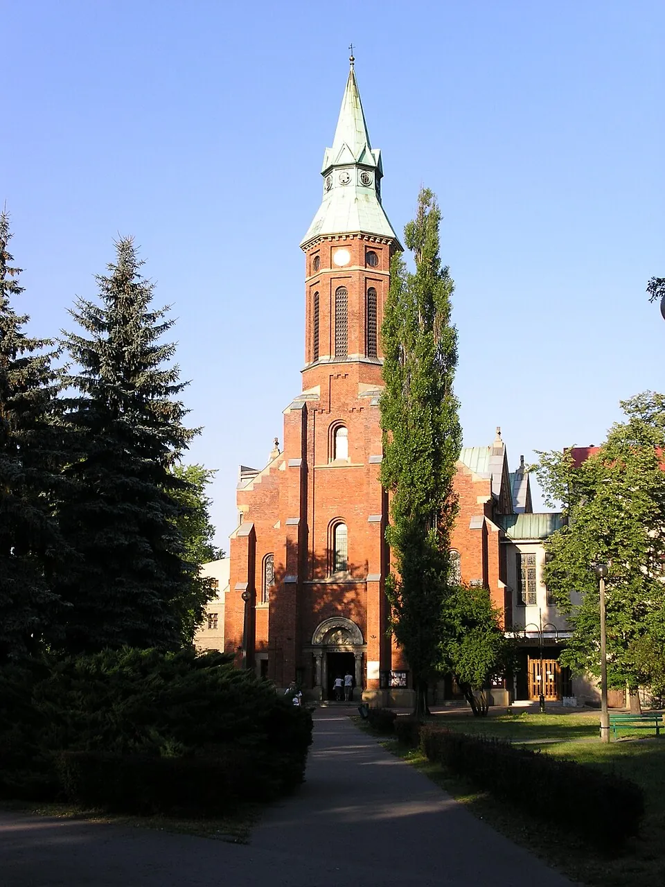 Kościół - Parafia NMP z Lourdes