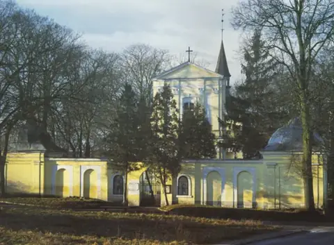 Kościół: Parafia Podwyższenia Krzyża Świętego, Lidzbark Warmiński