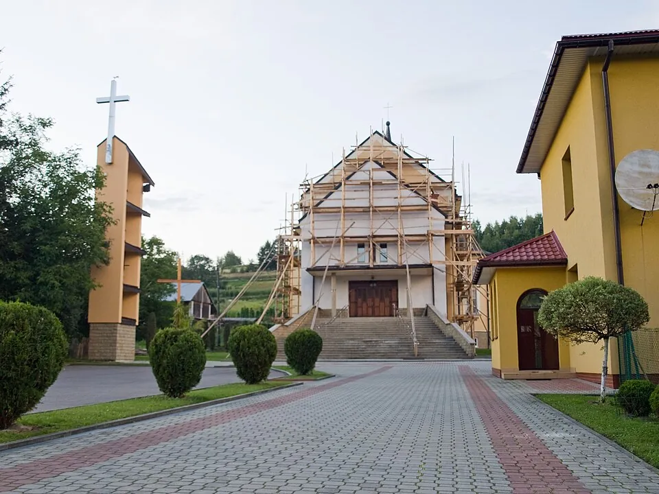 Kościół - Parafia Podwyższenia Krzyża Świętego