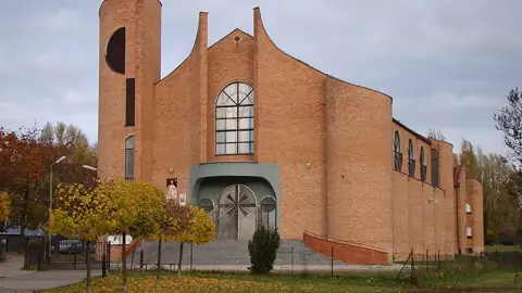 Kościół: Parafia Trójcy Przenajświętszej, Łódź