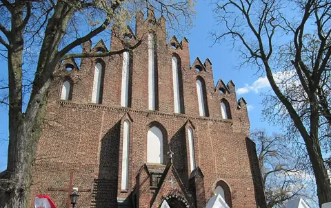 Kościół: Parafia Wniebowzięcia NMP, Szadek