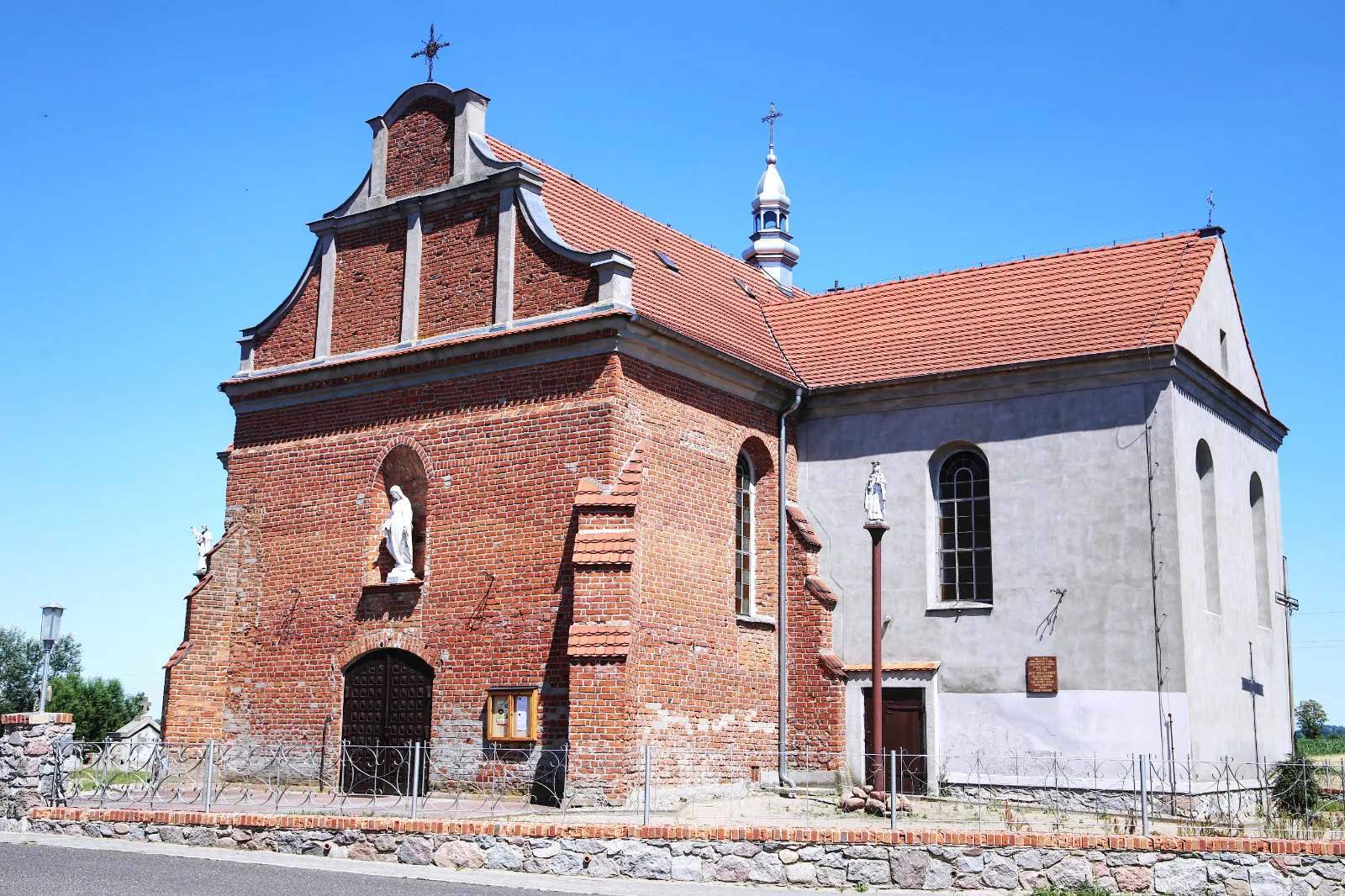 Parafia Wszystkich Św. - zdjęcie 2