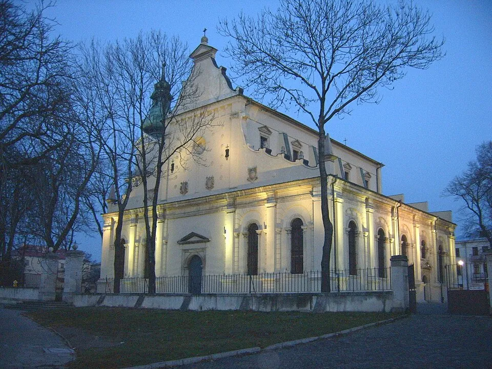 Kościół - Parafia Zmartwychwstania Pańskiego i św. Tomasza Ap.