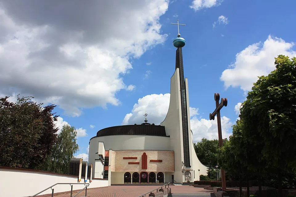 Kościół - Parafia Świętej Rodziny