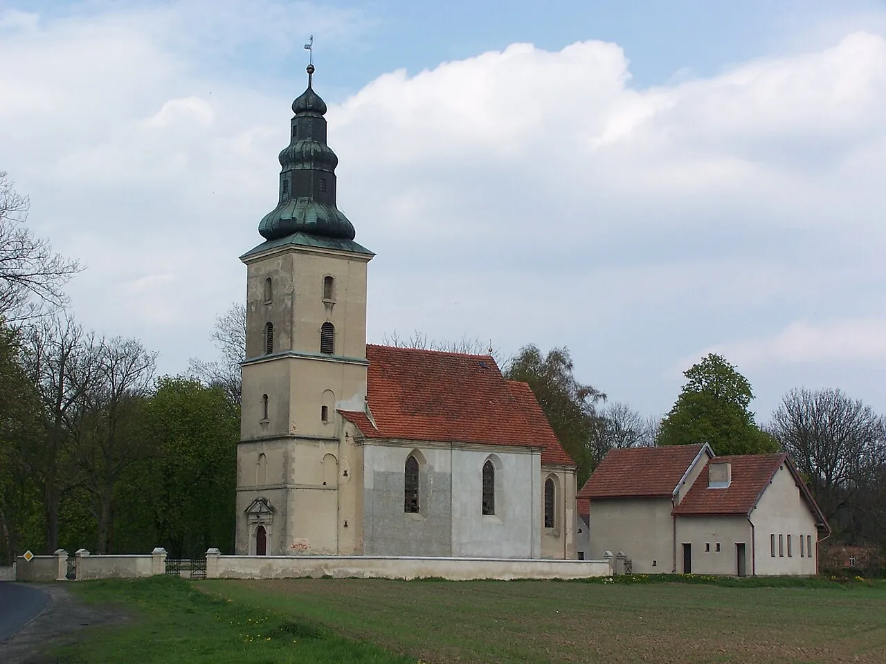 Kościół: Parafia Świętej Trójcy, Runowo Krajeńskie