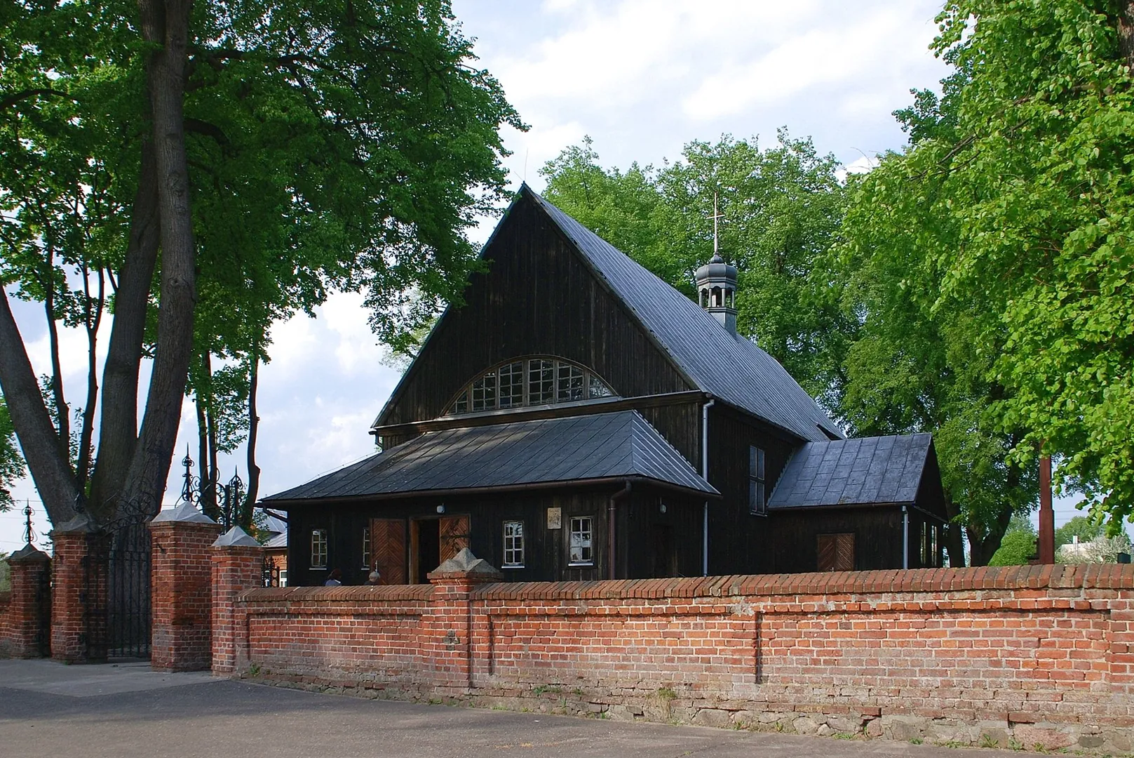 Kościół - Parafia św. Andrzeja Apostoła
