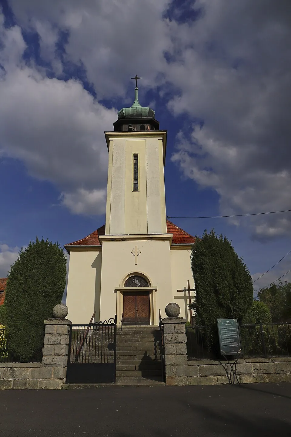 Kościół - Parafia Matki Bożej Bolesnej