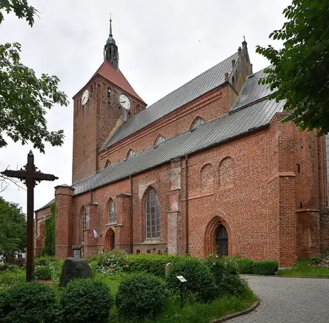 Kościół: Parafia Matki Bożej Częstochowskiej, Darłowo