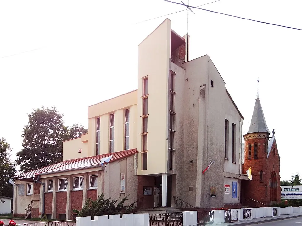 Kościół - Parafia Matki Bożej Królowej Polski