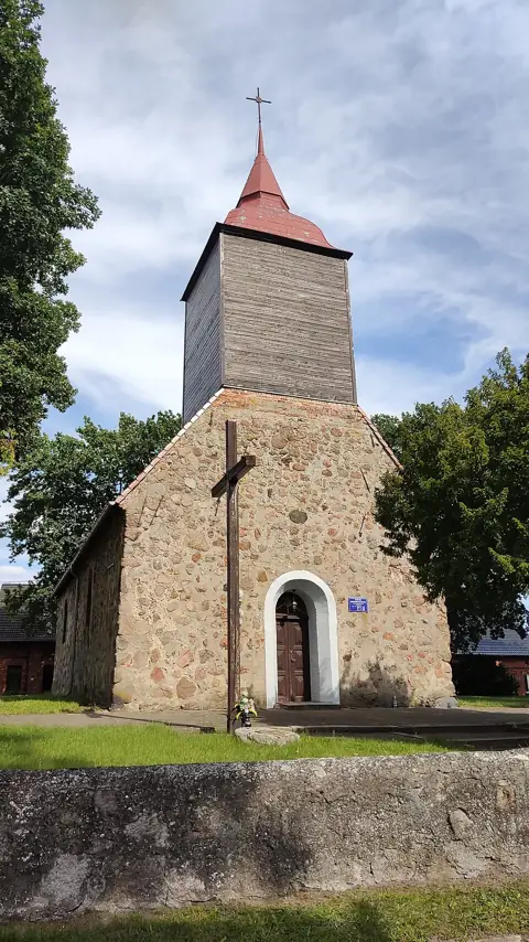 Kościół: Parafia św. Antoniego, Rożnowo Nowogardzkie