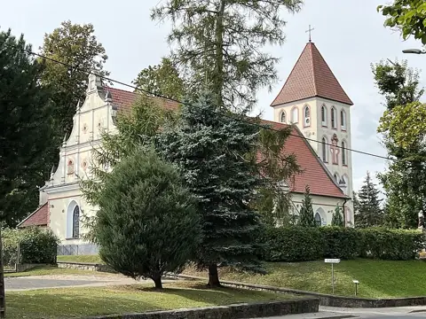 Kościół: Parafia św. Antoniego Padewskiego, Banie Mazurskie