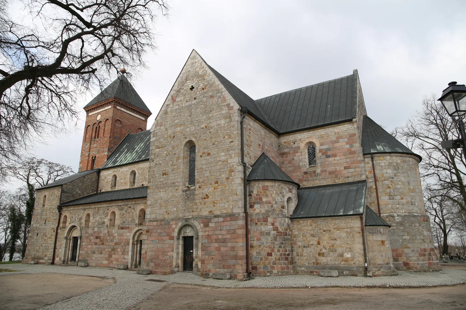 Parafia św. Ap. Piotra i Pawła - zdjęcie 2