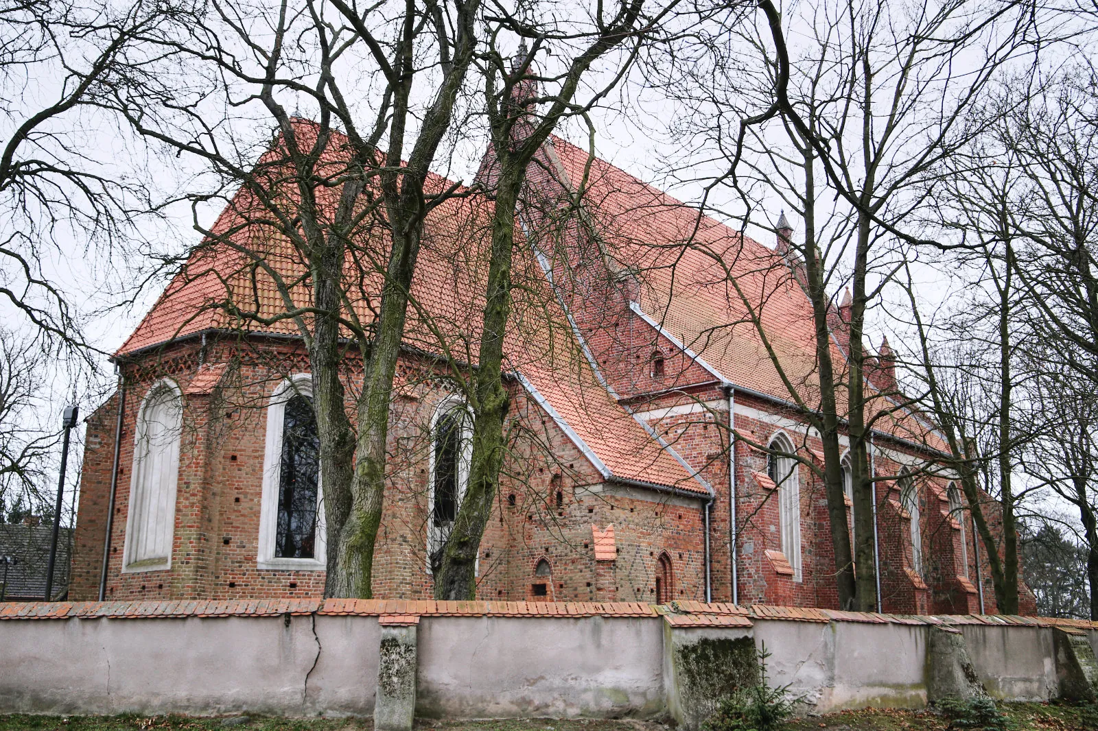 Parafia św. Ap. Piotra i Pawła - zdjęcie 2
