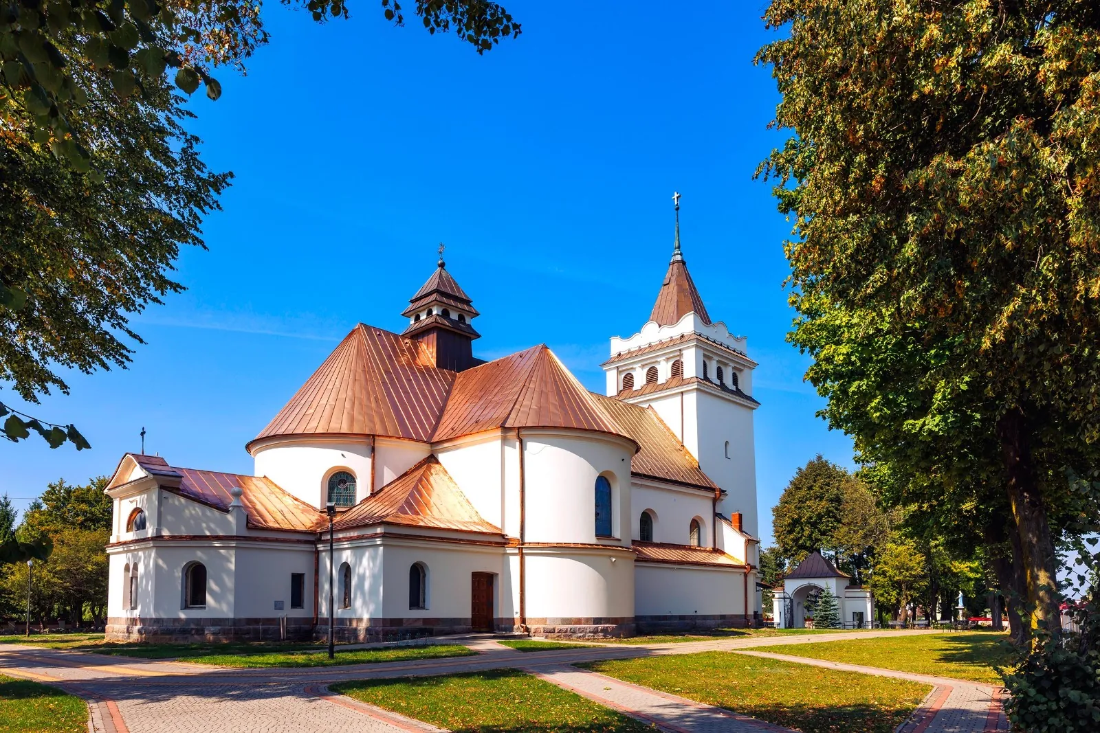Parafia św. Ap. Piotra i Pawła - zdjęcie 2