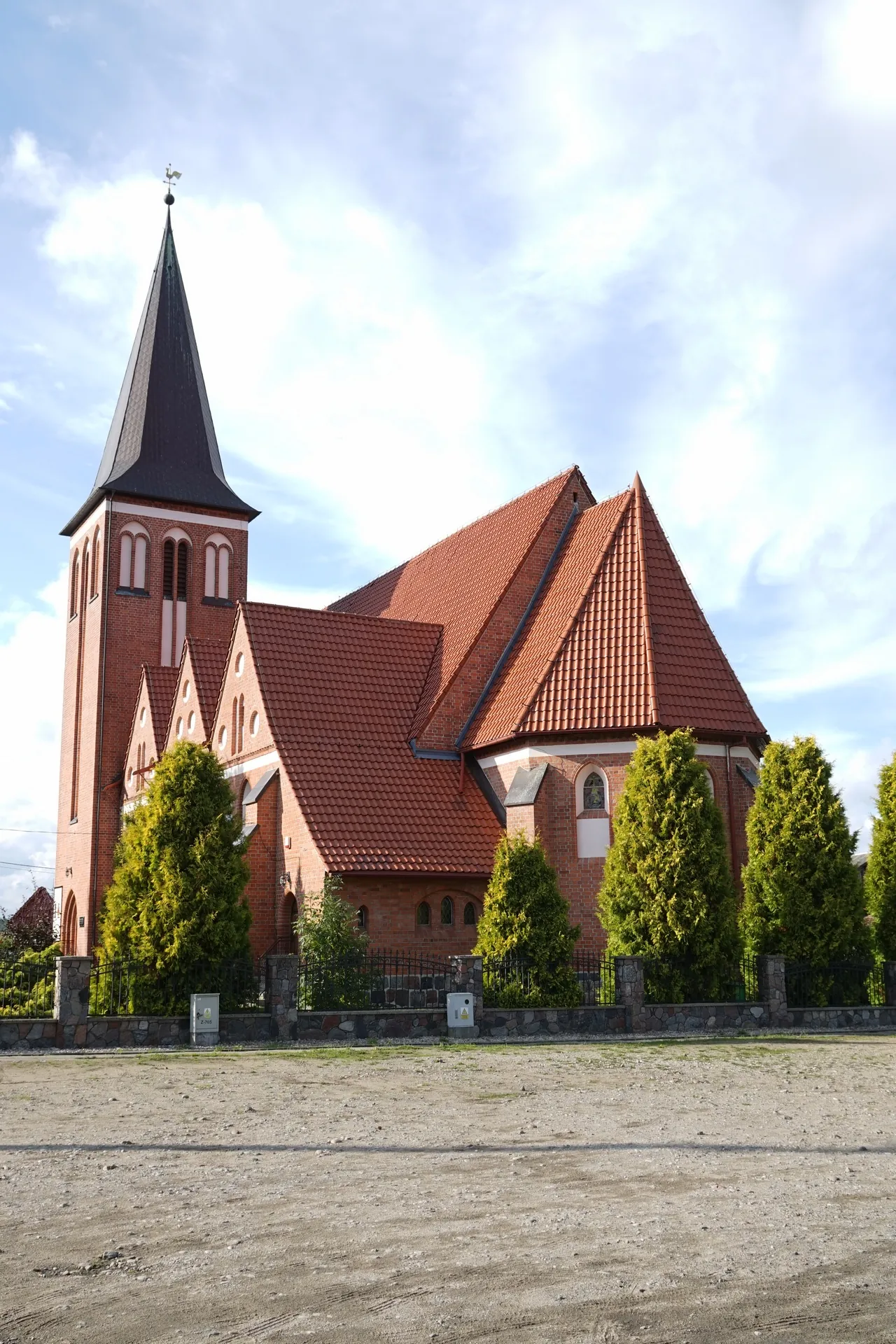 Parafia św. Ap. Piotra i Pawła - zdjęcie 3