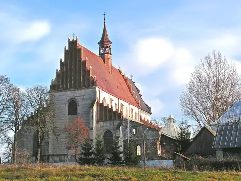 Kościół: Parafia św. Ap. Piotra i Pawła, Beszowa