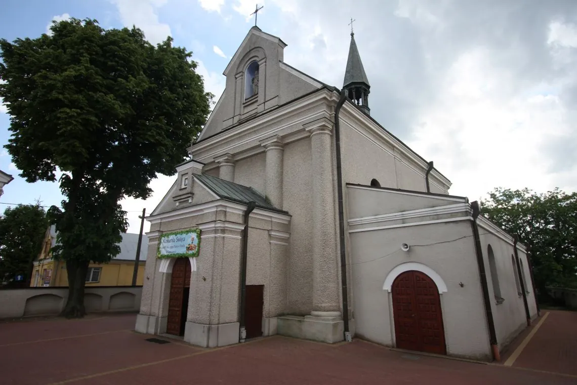 Parafia św. Ap. Piotra i Pawła - zdjęcie 2