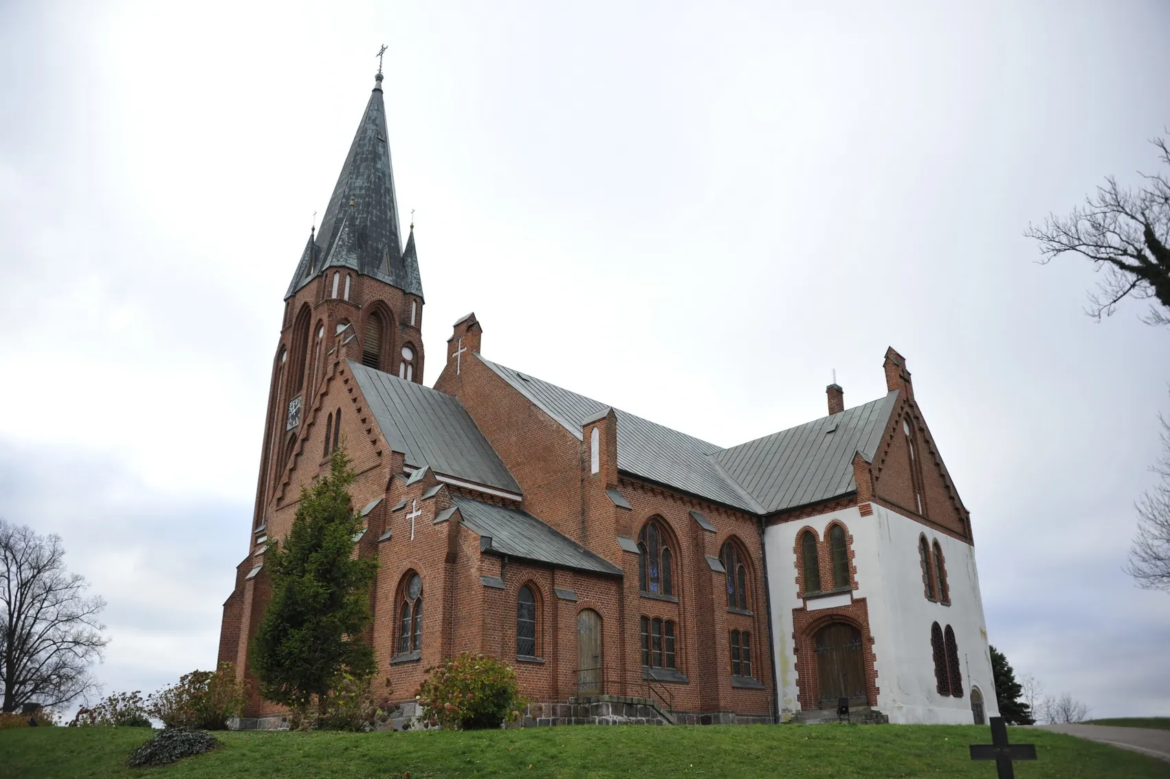 Parafia św. Apostołów Piotra i Pawła - zdjęcie 2