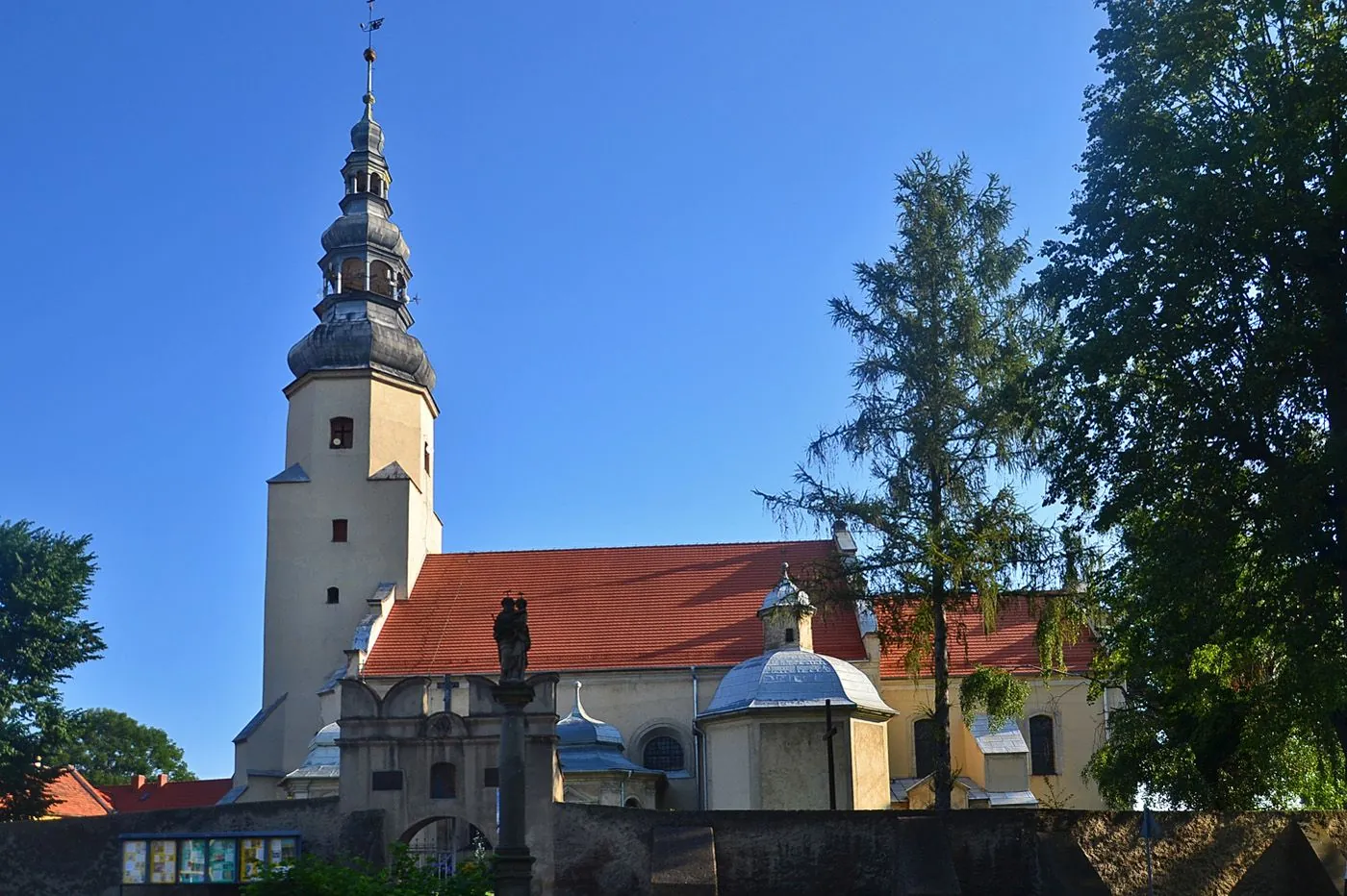 Parafia św. Apostołów Piotra i Pawła - zdjęcie 2