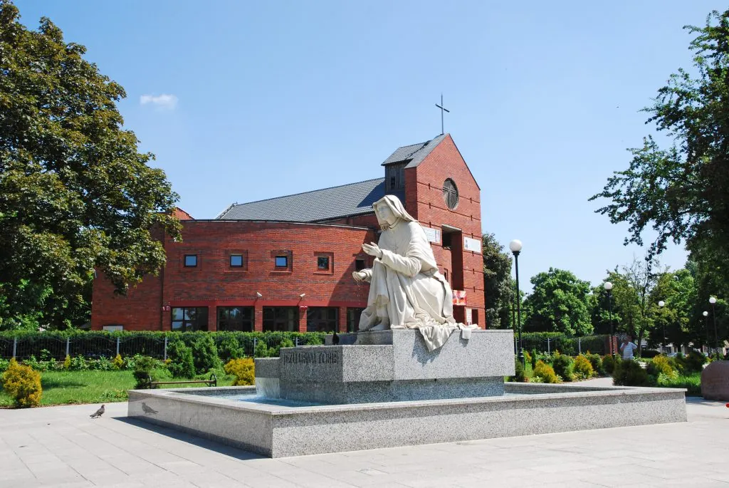 Parafia św. Faustyny Kowalskiej - zdjęcie 2