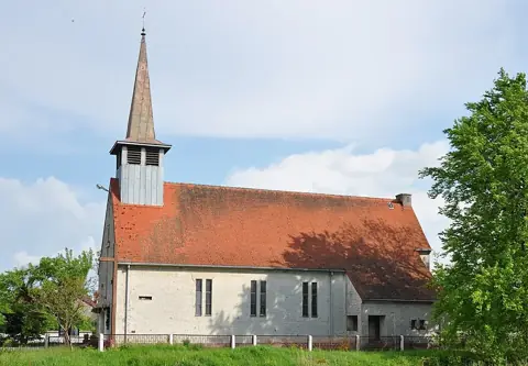 Kościół: Parafia św. Franciszka Ksawerego, Kuźnica Czarnkowska