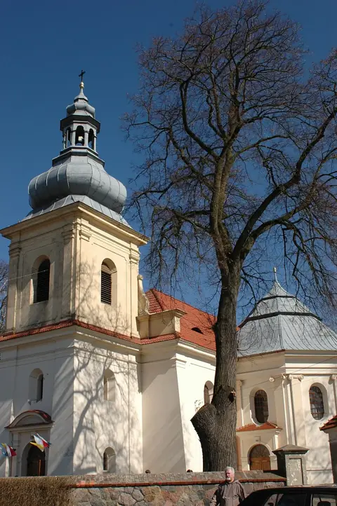 Kościół: Parafia św. Jadwigi, Glesno