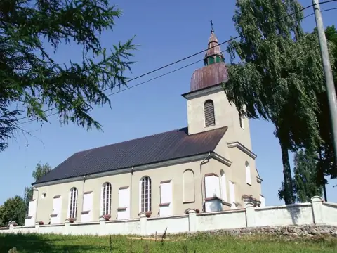 Kościół: Parafia MB Częstochowskiej, Becejły