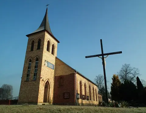 Kościół: Parafia św. Jana Chrzciciela, Zwierzyn