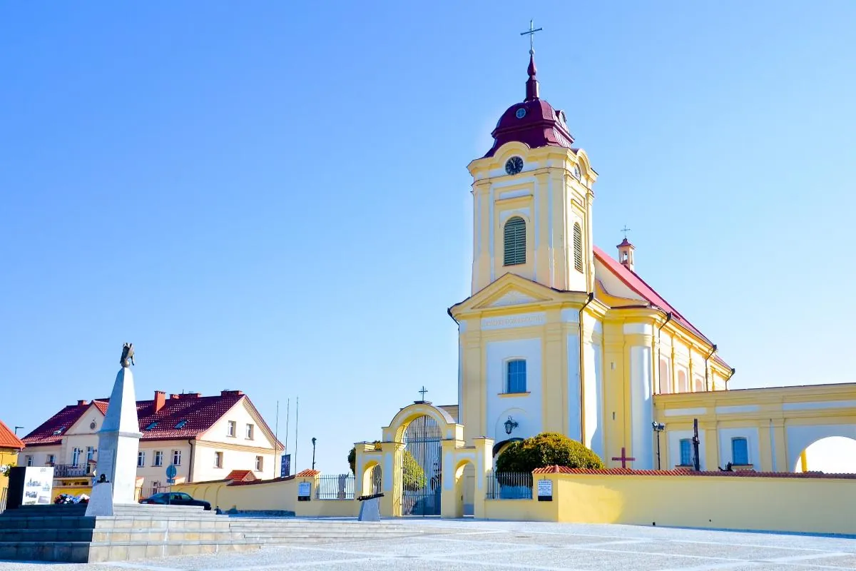 Kościół - Parafia św. Jana Chrzciciela i św. Szczepana M.