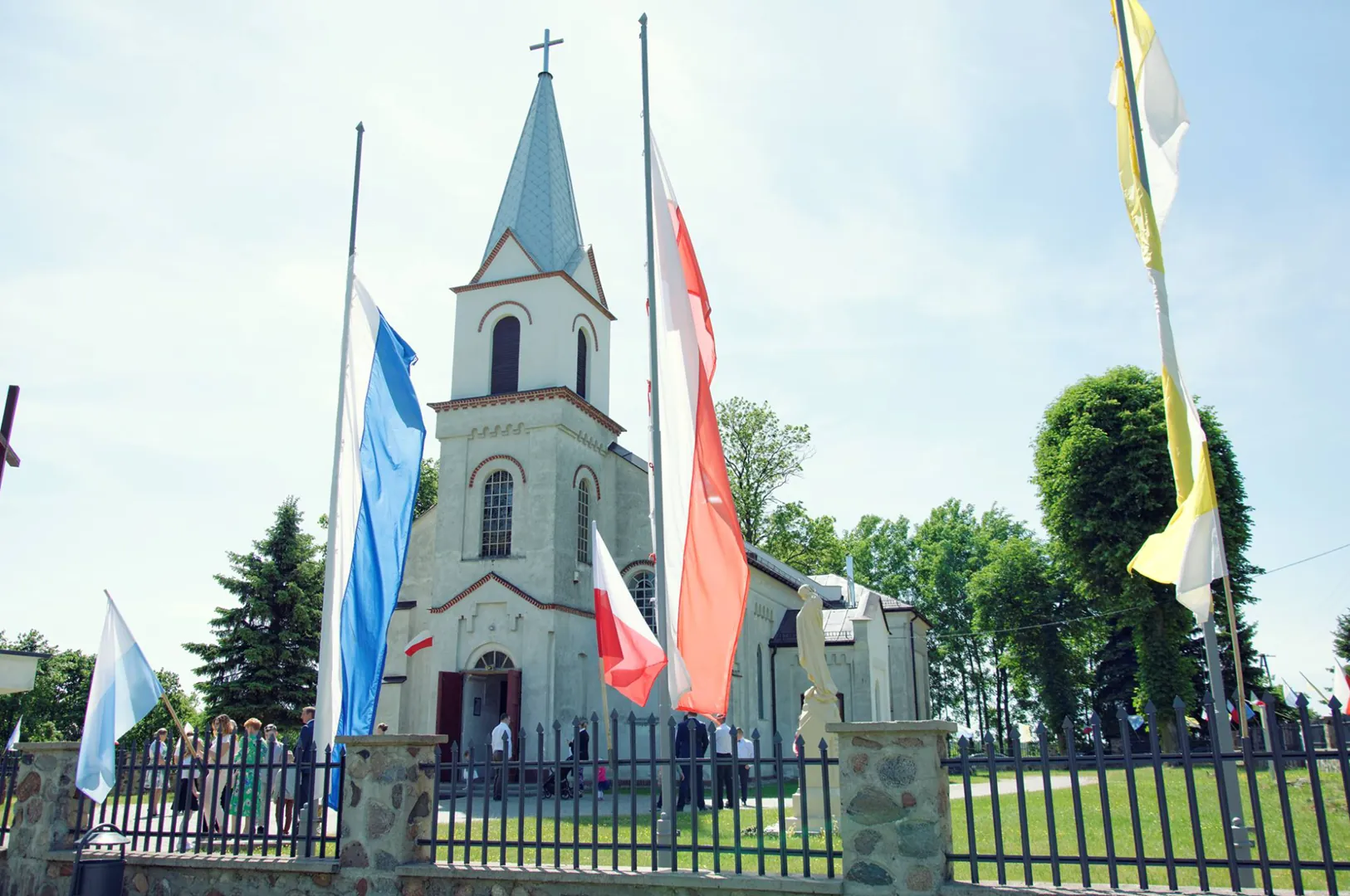Parafia św. Jana Nepomucena - zdjęcie 2