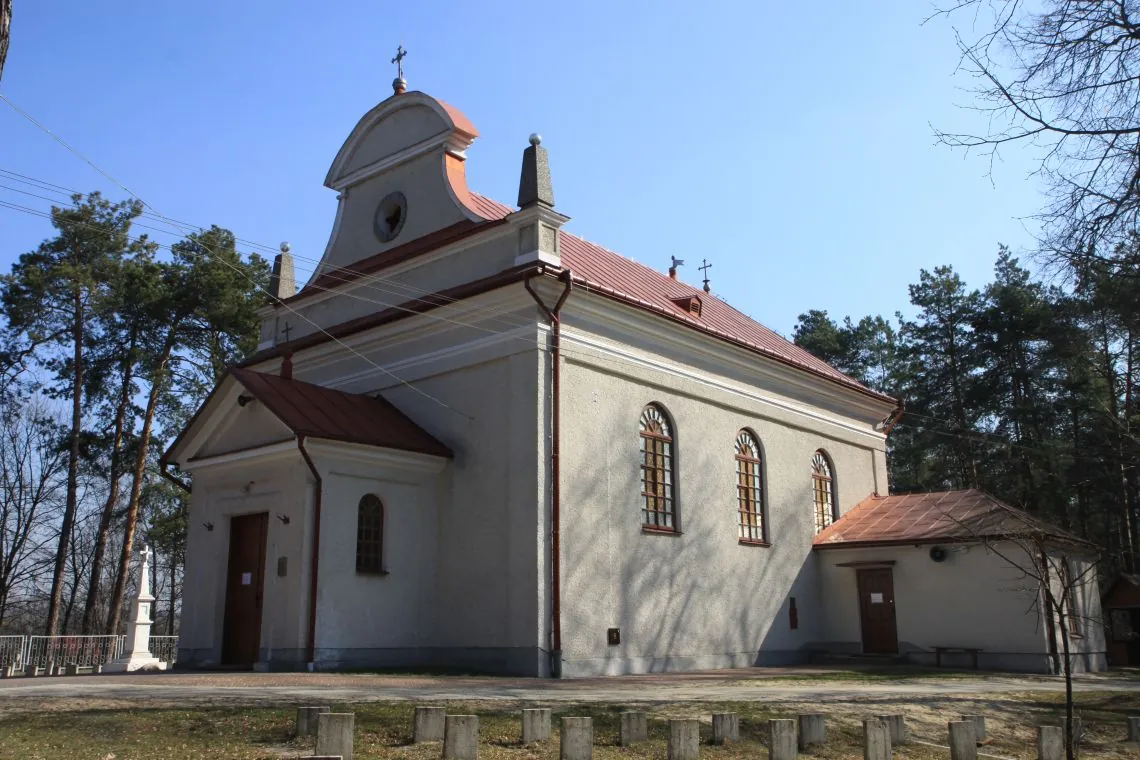 Parafia św. Jana Nepomucena - zdjęcie 2