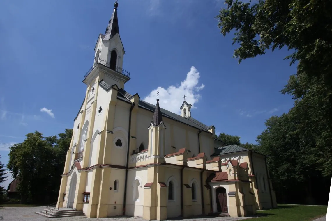 Parafia św. Jana Nepomucena i MB Szkaplerznej - zdjęcie 2