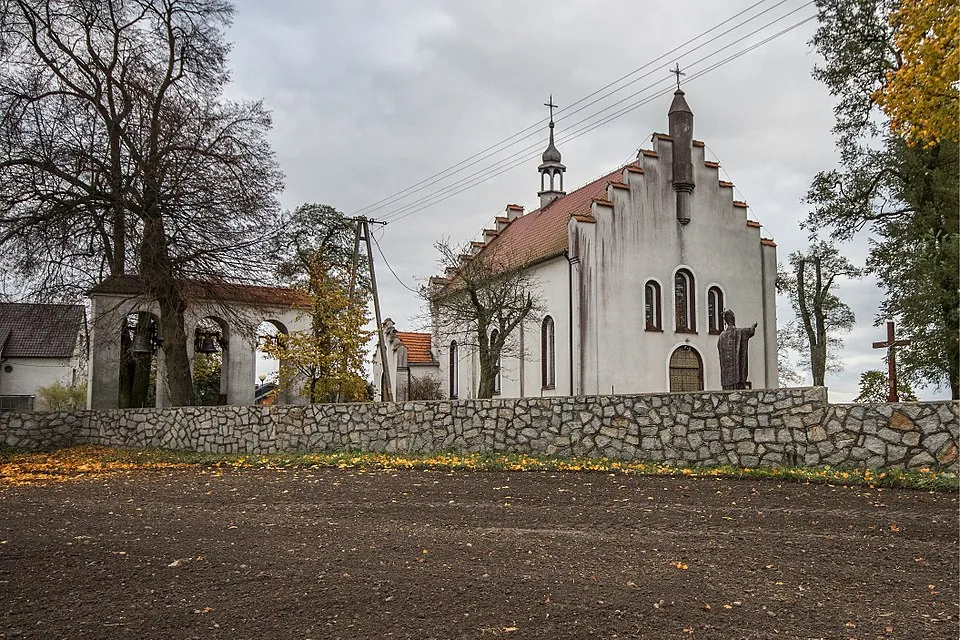 Kościół - Parafia św. Józefa i Wszystkich Świętych