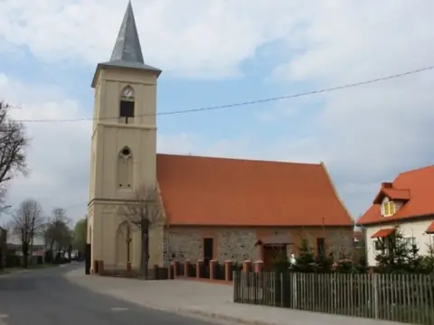 Kościół: Parafia św. Józefa Rzemieślnika, Wawrów