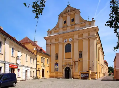 Kościół: Parafia św. Karola Boromeusza, Wołów