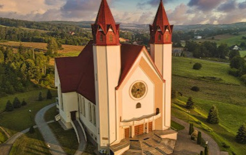 Parafia św. Marcina B. i MB Pocieszenia - zdjęcie 2