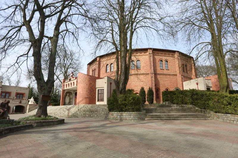 Parafia MB Jasnogórskiej - zdjęcie 2