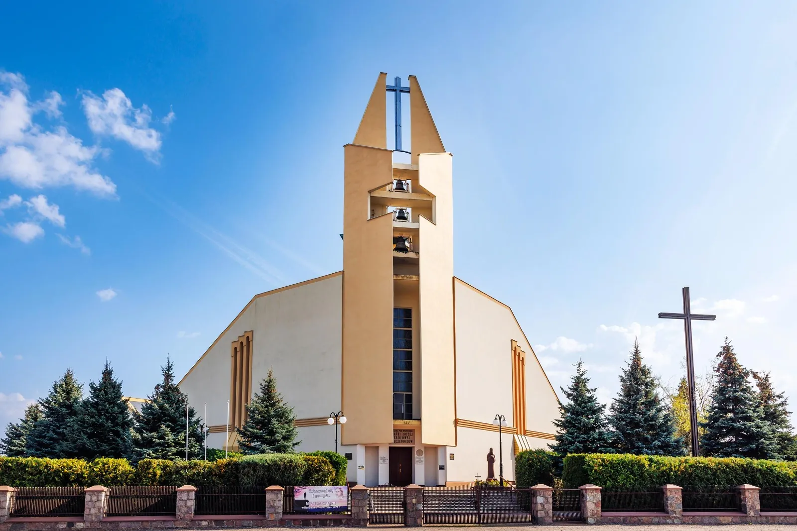 Parafia MB Królowej Męczenników - zdjęcie 2