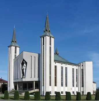 Parafia św. Stanisława Biskupa i Męczennika - zdjęcie 2