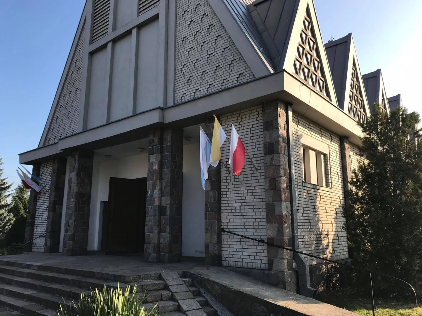 Parafia św. Stanisława BM - zdjęcie 2