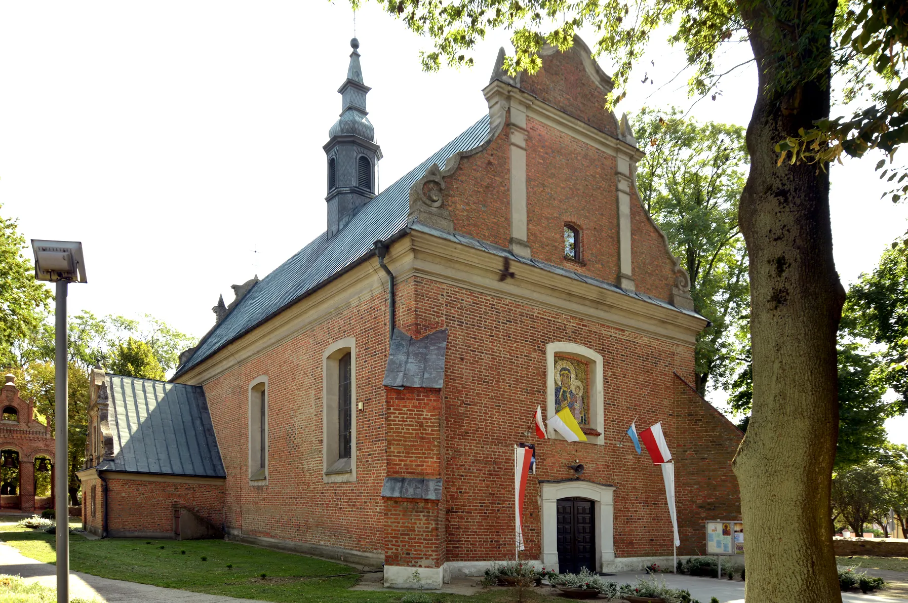 Parafia św. Stanisława BM - zdjęcie 2