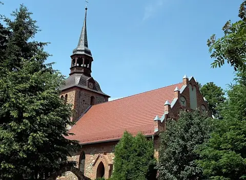 Kościół: Parafia św. Stanisława Kostki, Korytowo