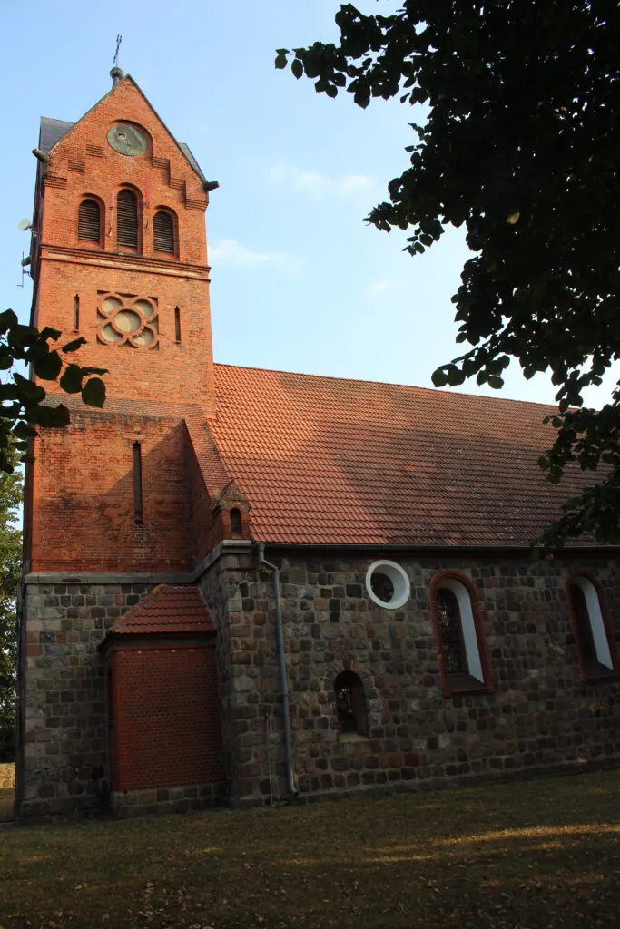 Parafia św. Stanisława Kostki - zdjęcie 2