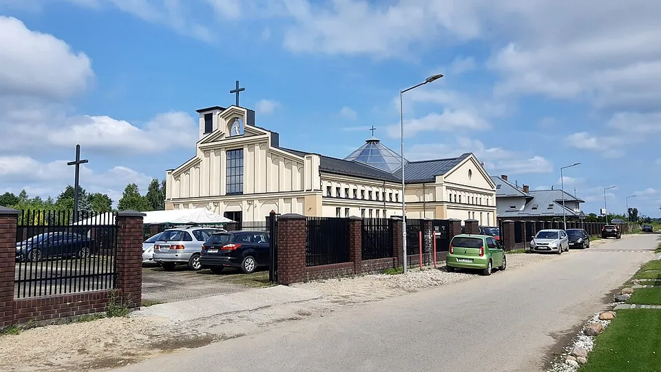 Kościół - Parafia MB Królowej Rodzin